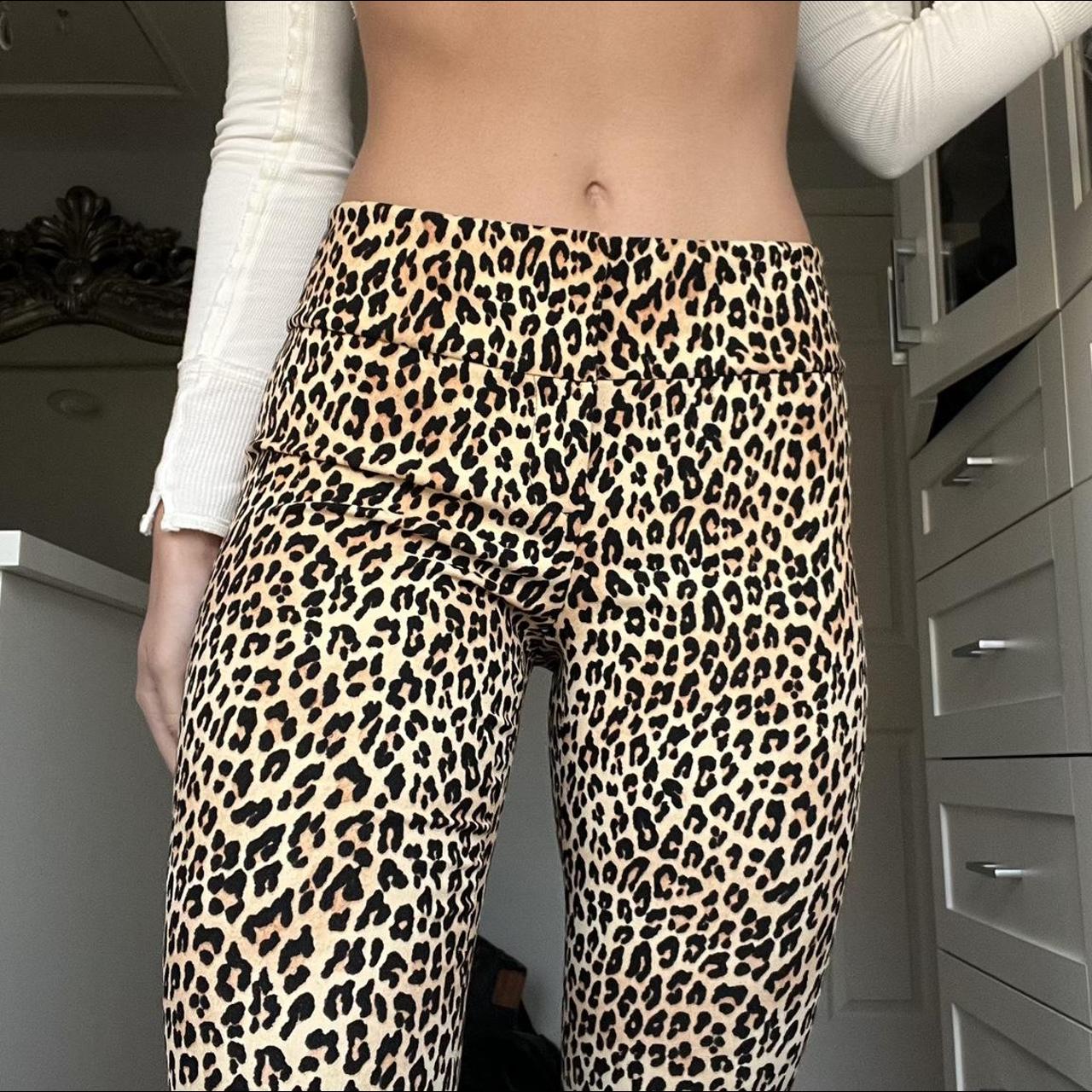 Alice + Olivia cheetah low rise olivia pant. Great... - Depop