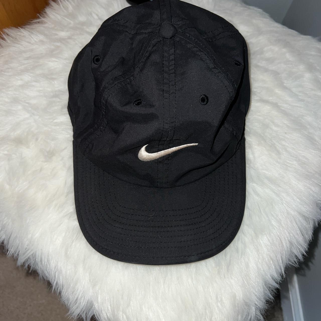 Nike Women's Black Hat | Depop