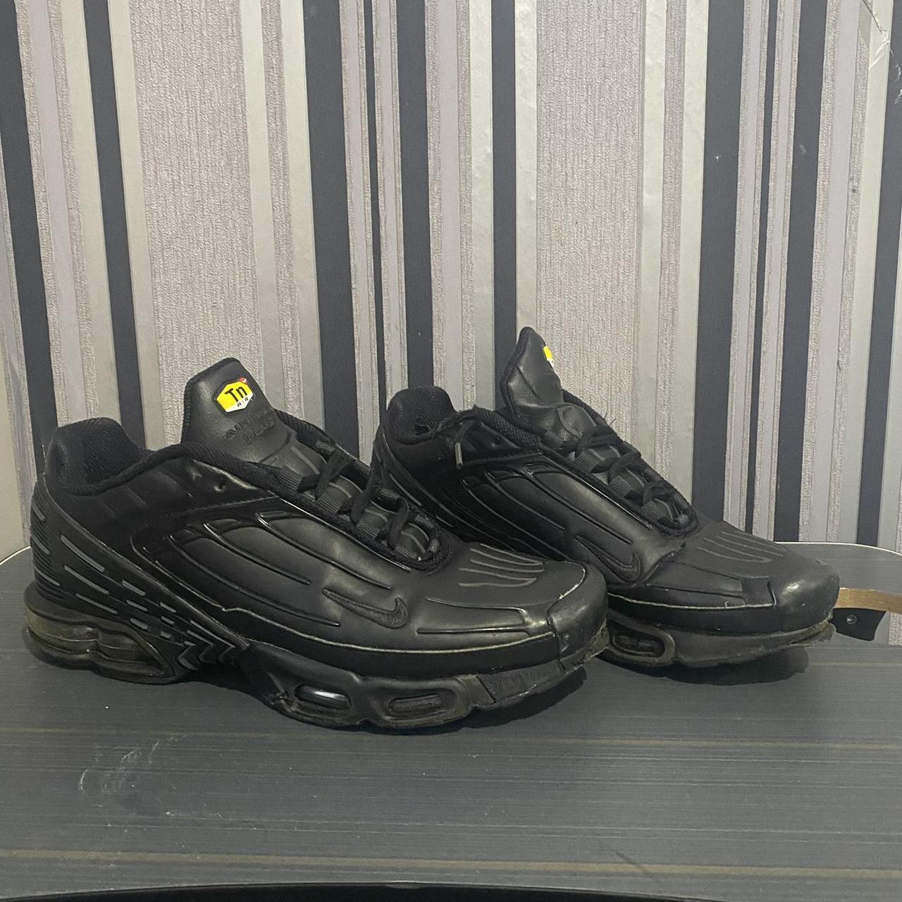 tns 3 black
