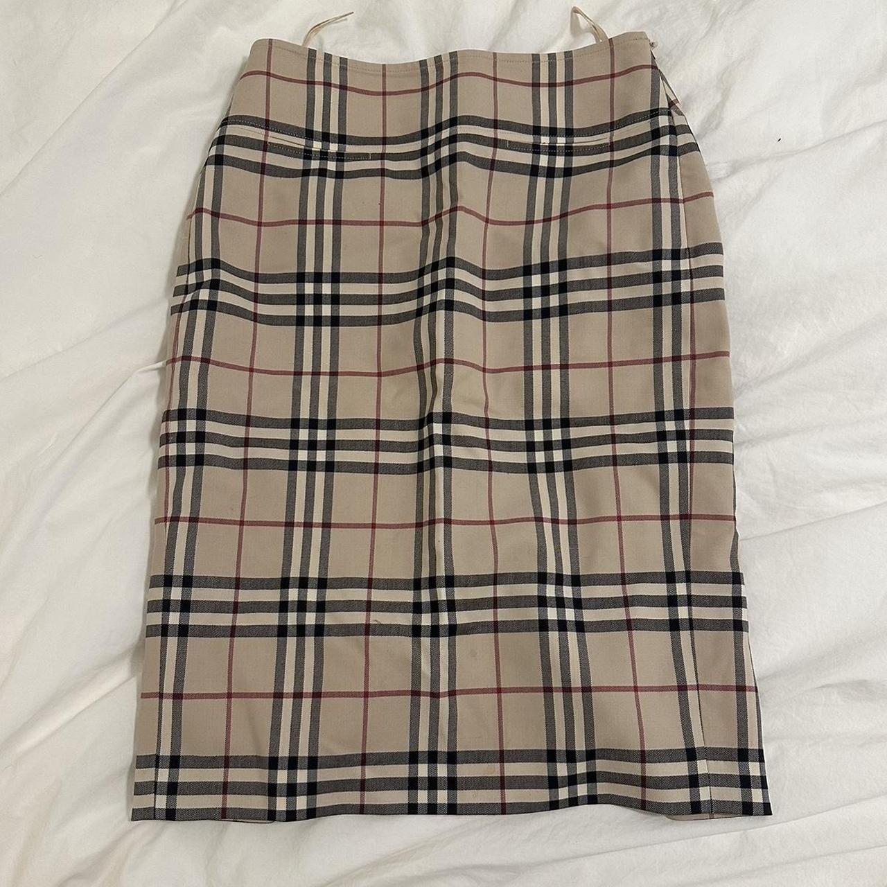 Burberry skirt size outlet 6