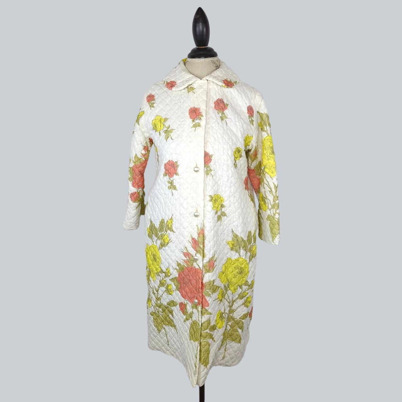 Vintage 1960s Neiman Marcus white quilted robe with... Depop