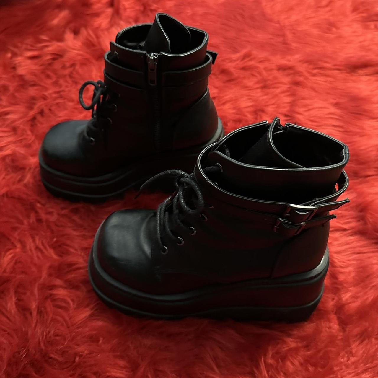 demonia earthshaker platform boots