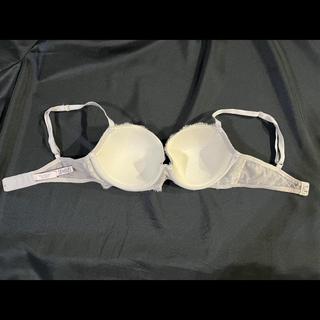 32D Victoria Secret lined demi bra. Lightly used, - Depop