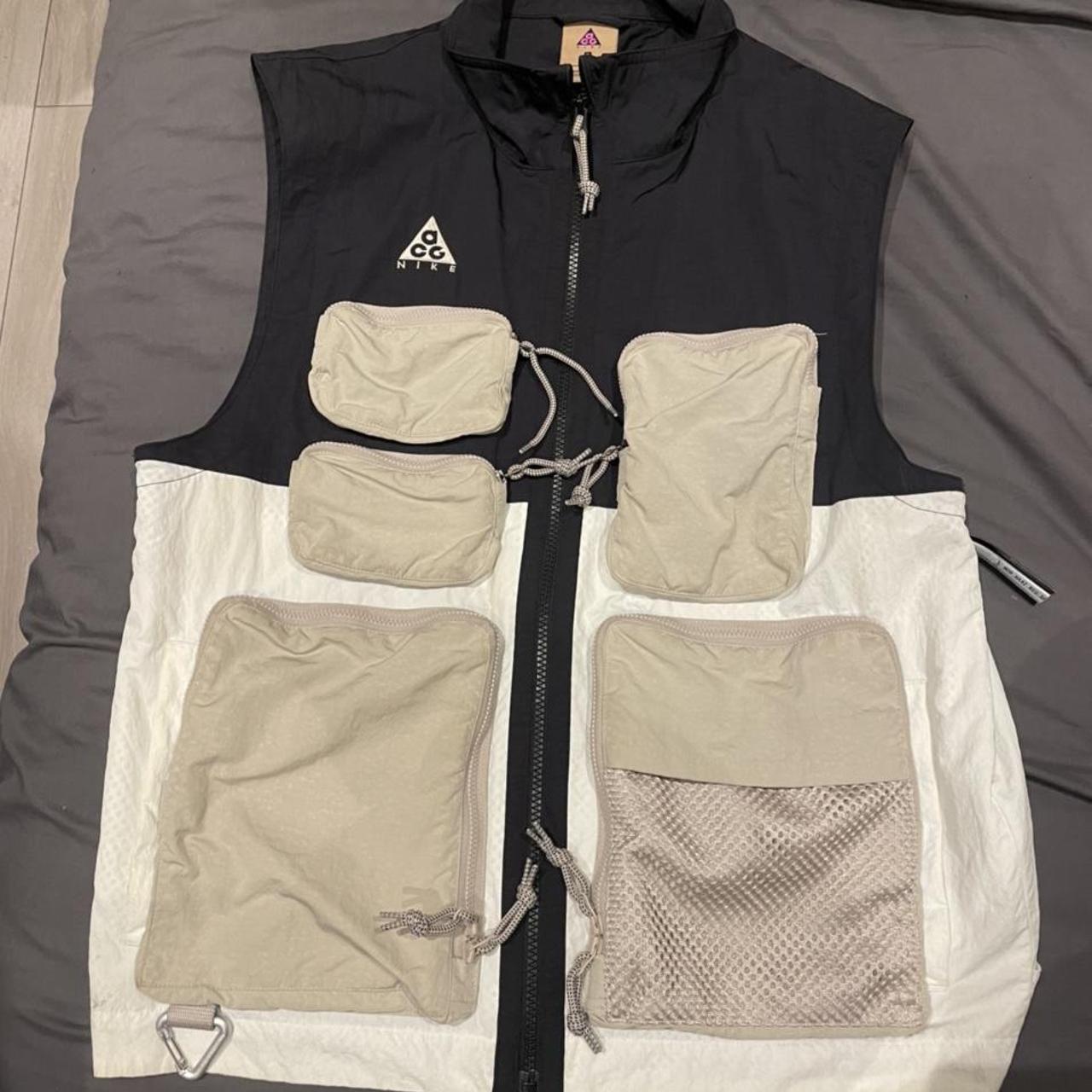 acg vest black