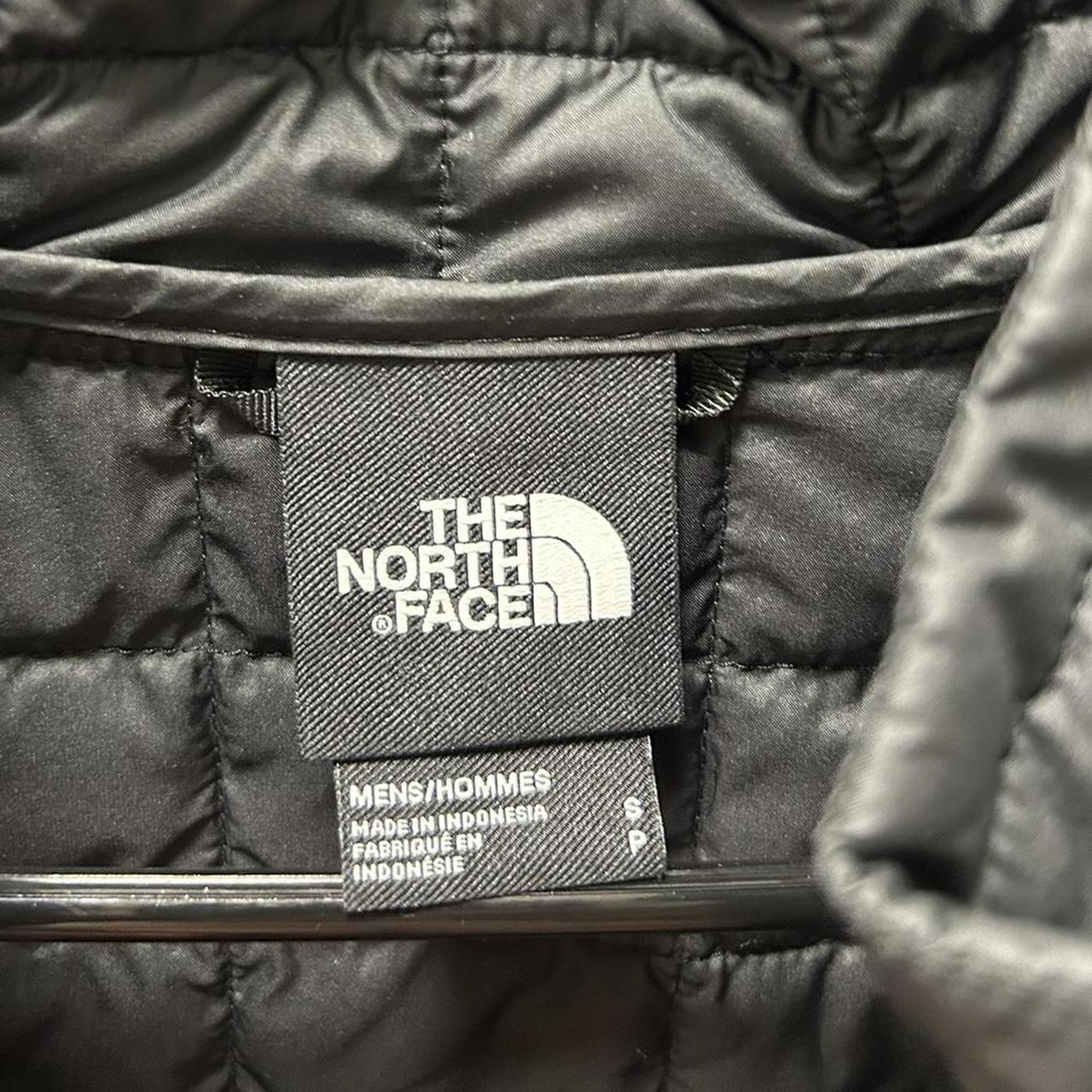 Mens north face jacket size small - Depop