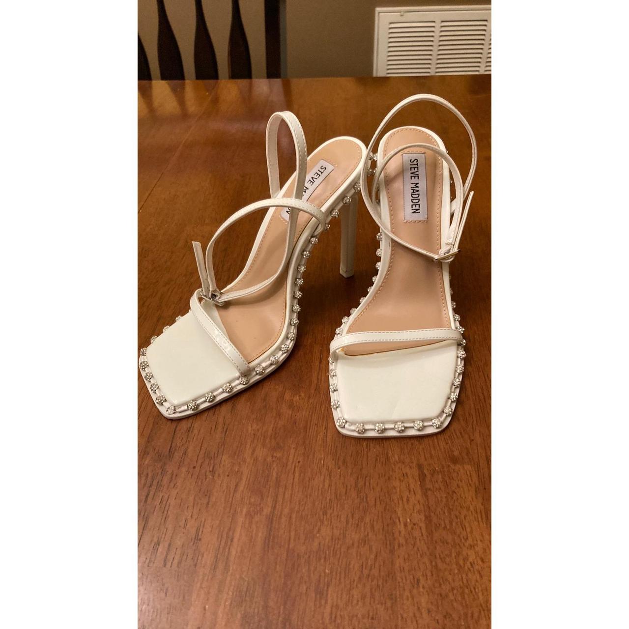 item listed by rhhea