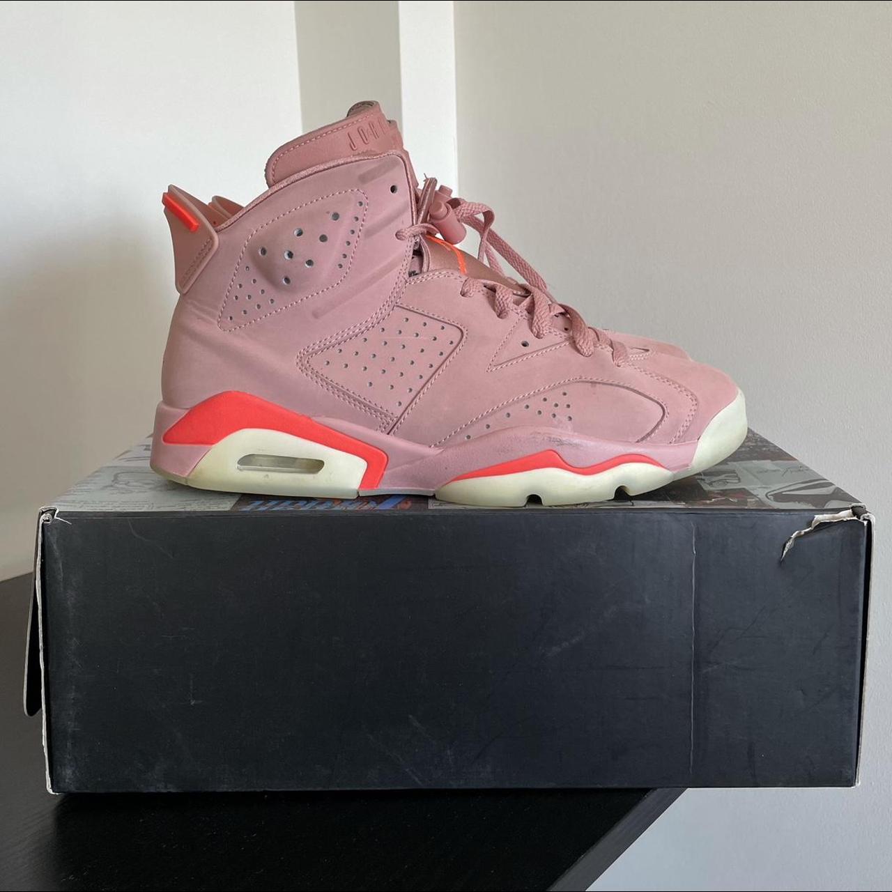 Jordan 6 hotsell millennial pink footlocker