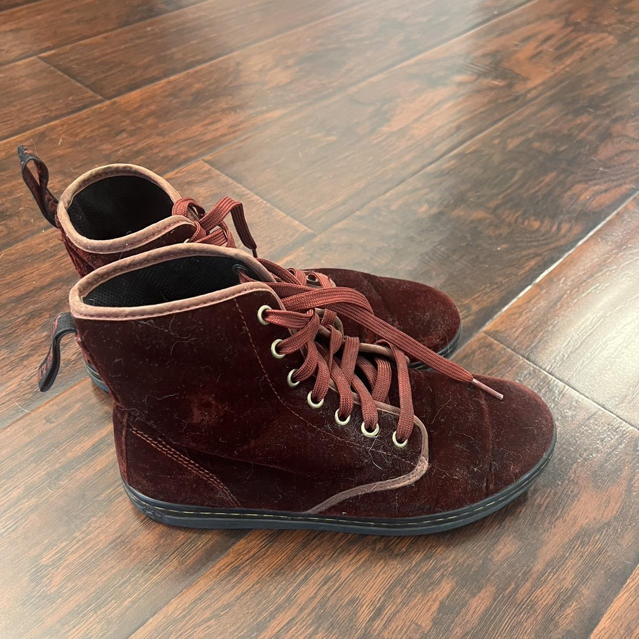 Red velvet doc on sale martens