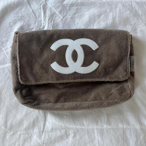 CHANEL, Bags, Authentic Chanel Quilted Lambskin Yen Wallet Crossbody Woc