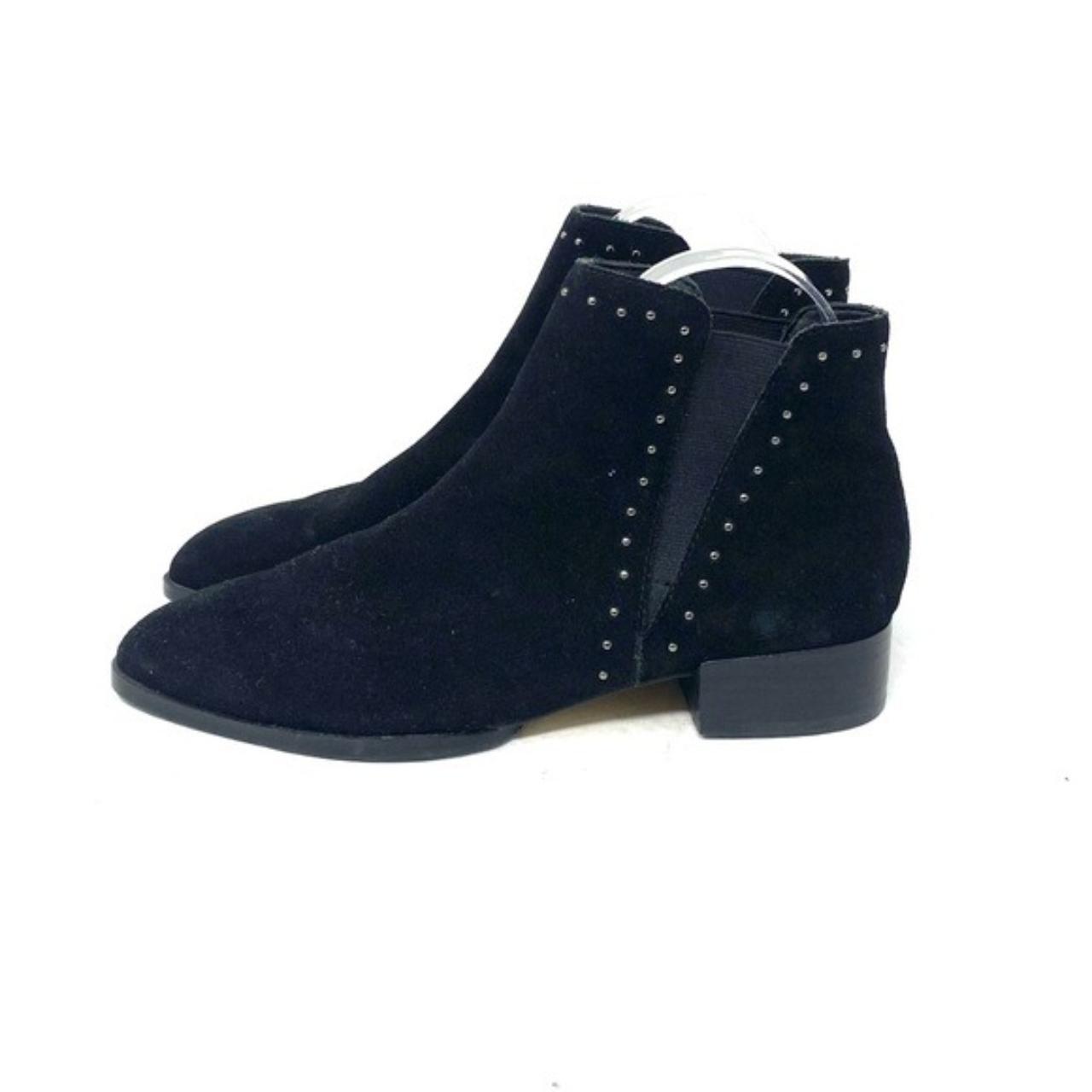 Donald pliner 2025 black suede boots