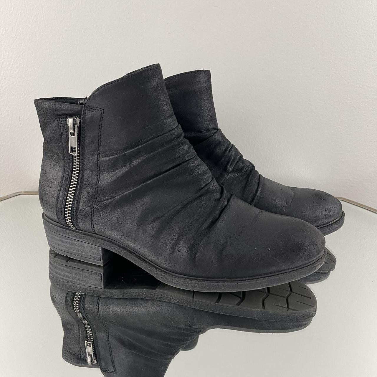 Baretraps Women's Black Boots | Depop