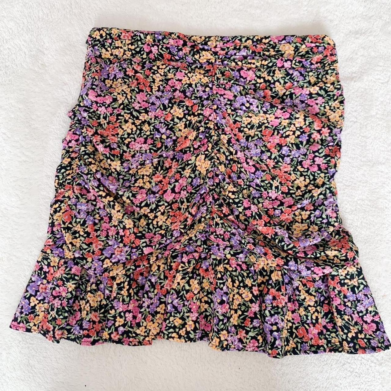 Zara Floral Skirt🖤. UK Size Medium & Few a few... - Depop