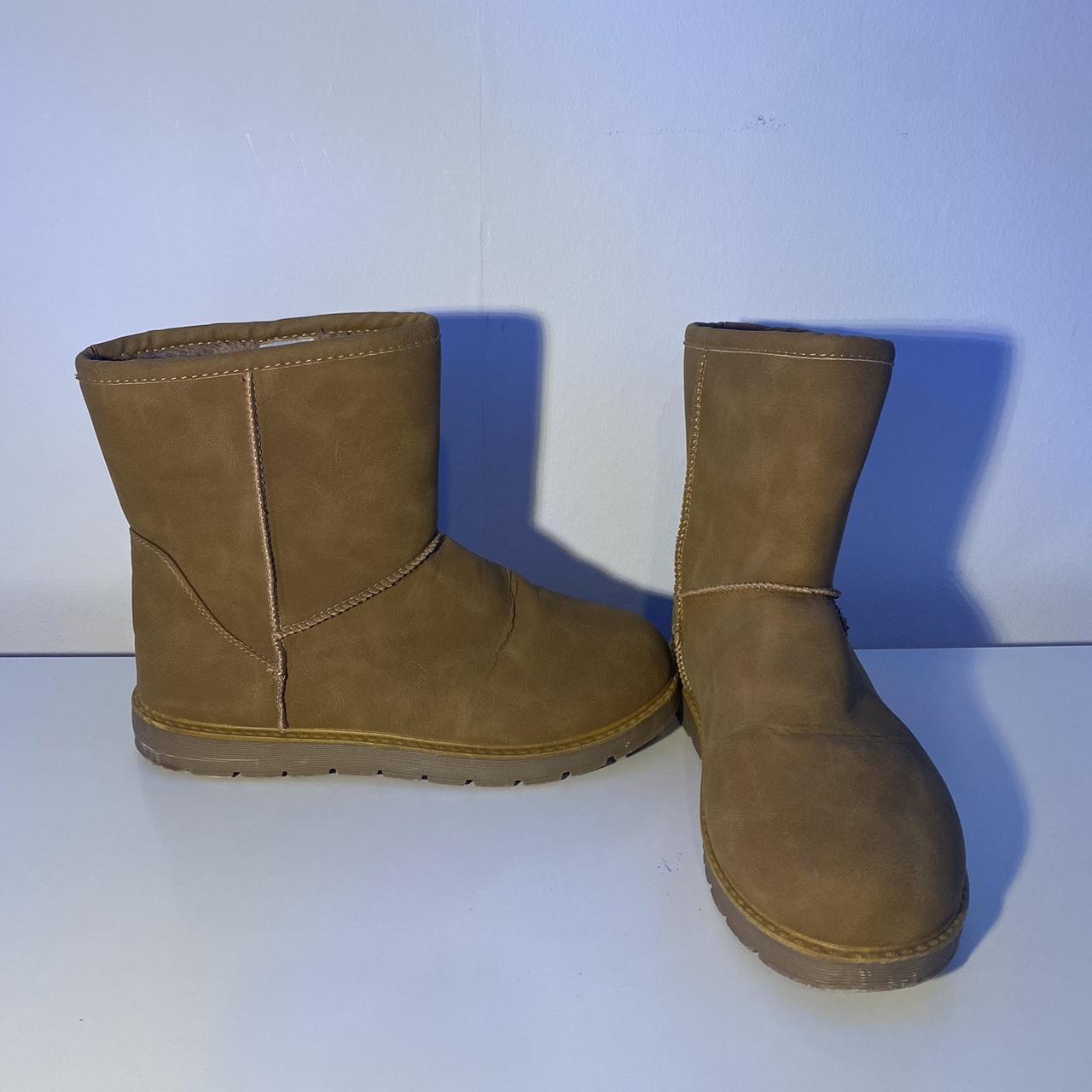 UGG Boot style boot Graceland Boots Very good... - Depop