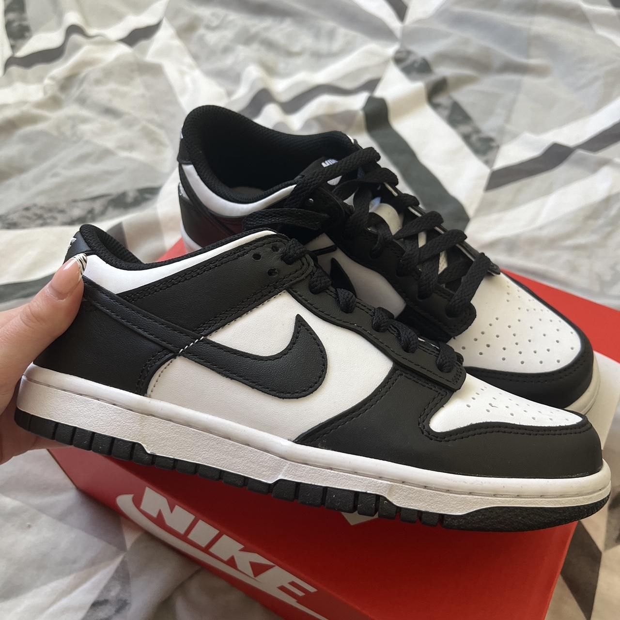 Nike Women's Black and White Trainers | Depop