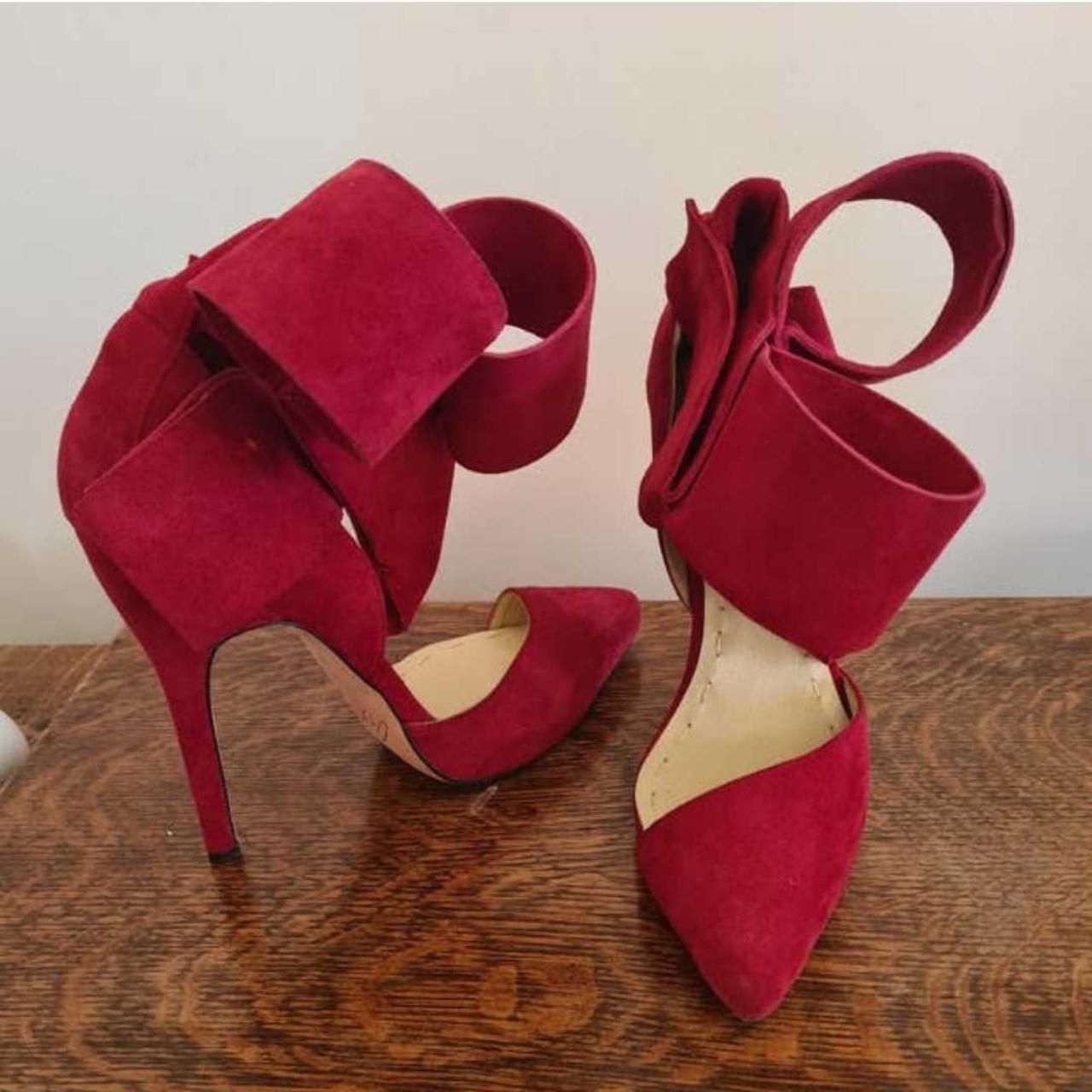 amina bow heels