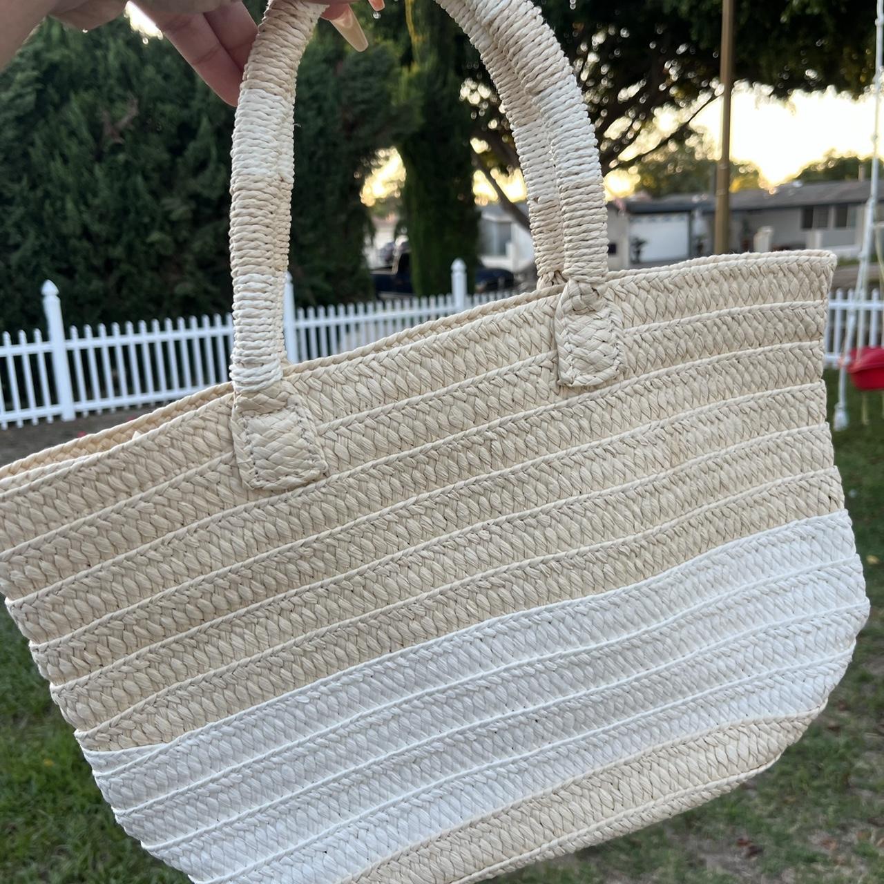 Altru Straw Tote Bag. In like new condition