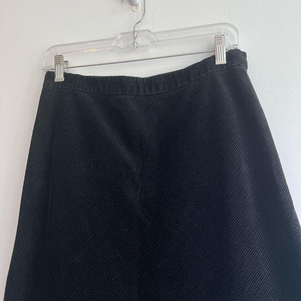 Gap Black Diangle Tooth Cordury Knee Length Aline... - Depop