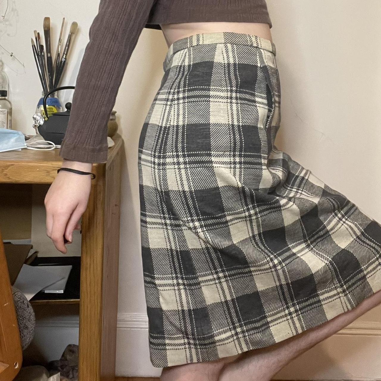 Black and white plaid skirt 70s best sale