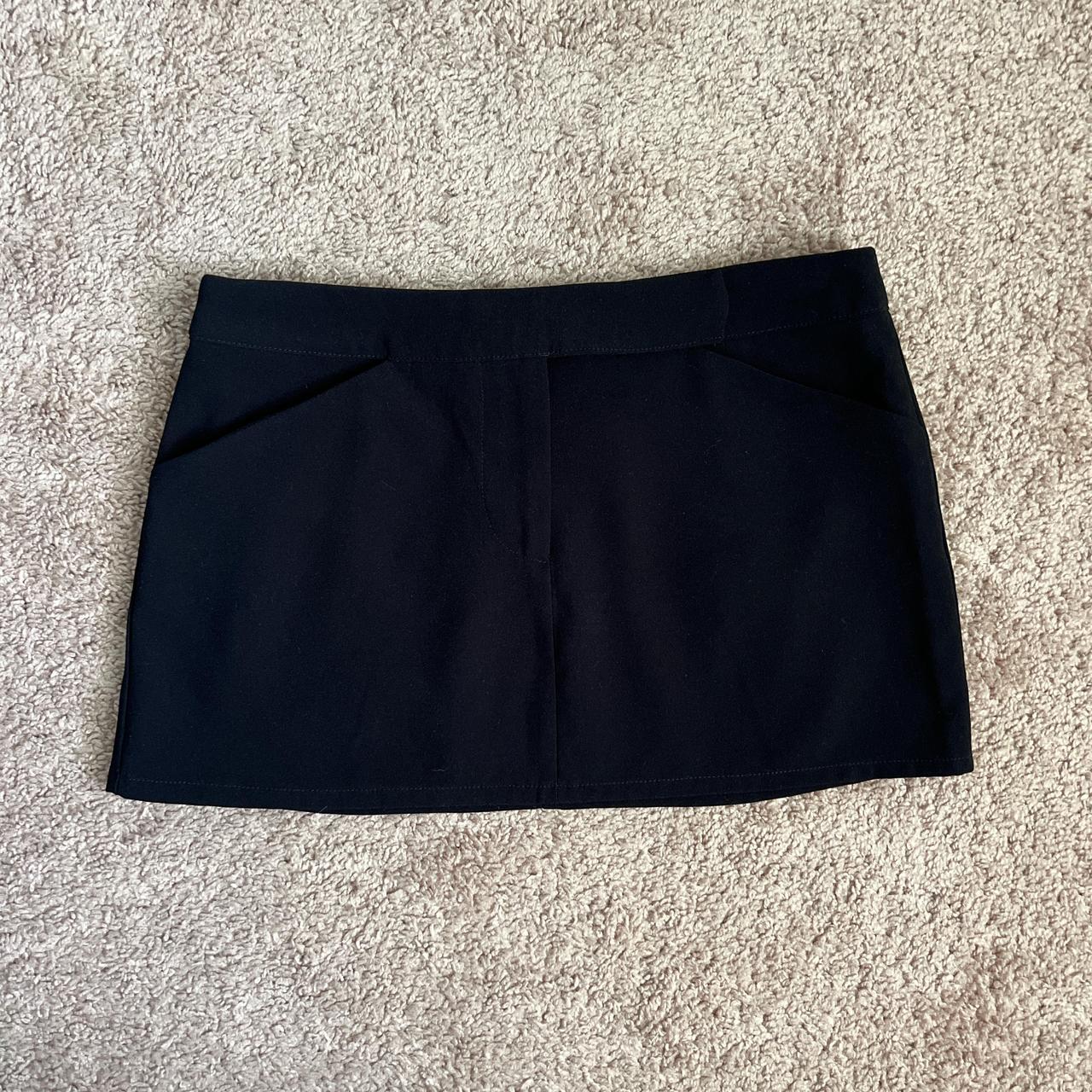 Black mini skirt with pockets perfect for work Depop