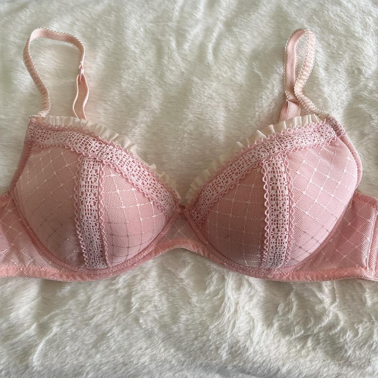 This Hanes Ultimate Bra in Porcelain, size S, offers - Depop