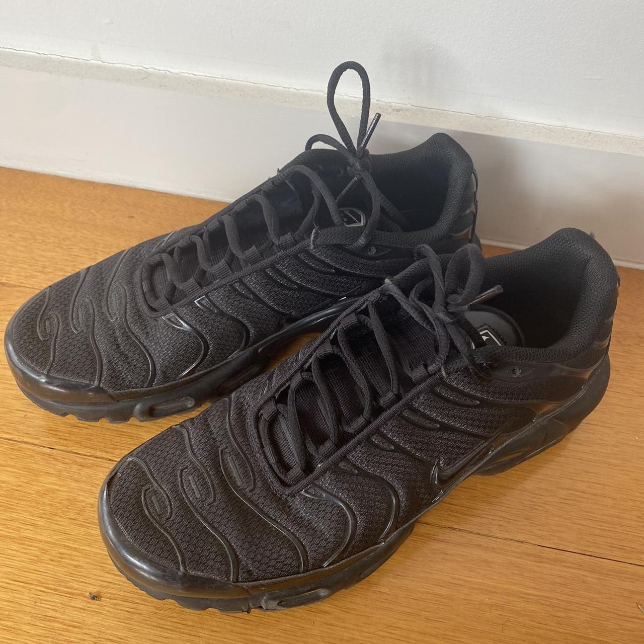 cheap black nike tns