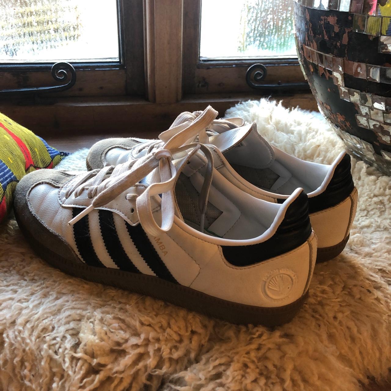 Adidas Women's Black and White Trainers | Depop