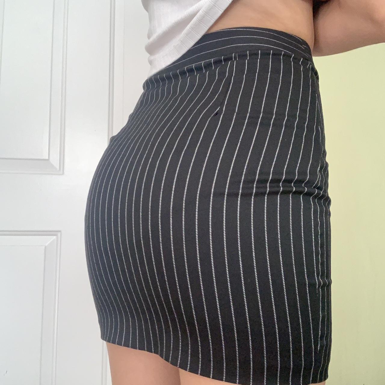 H and 2025 m pinstripe skirt