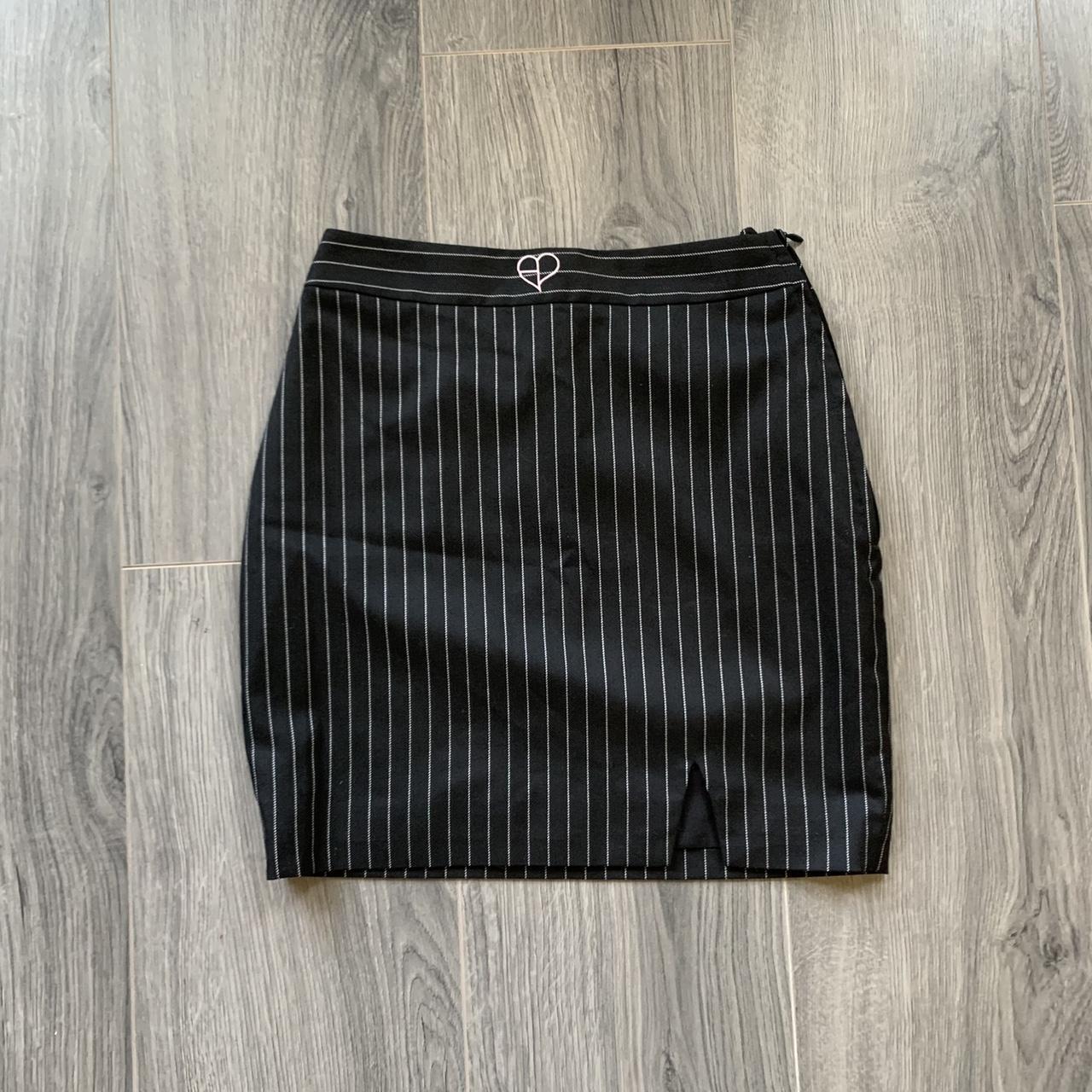 H and 2025 m pinstripe skirt