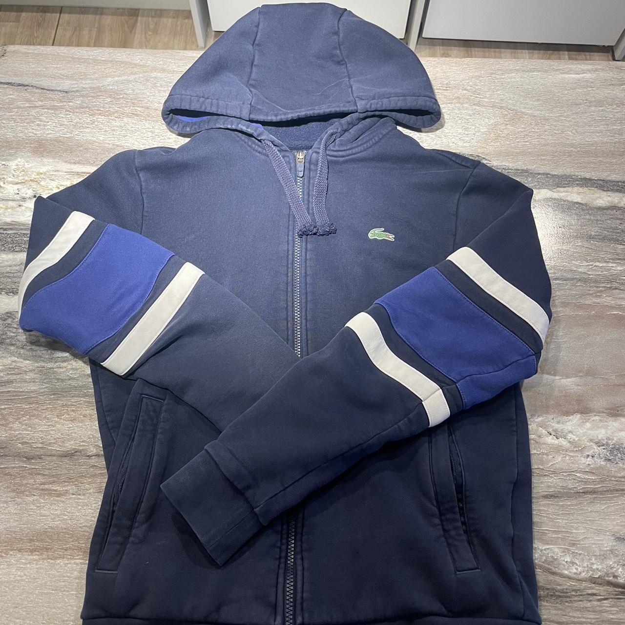 Lacoste hoodie XS can fit S authentic open to