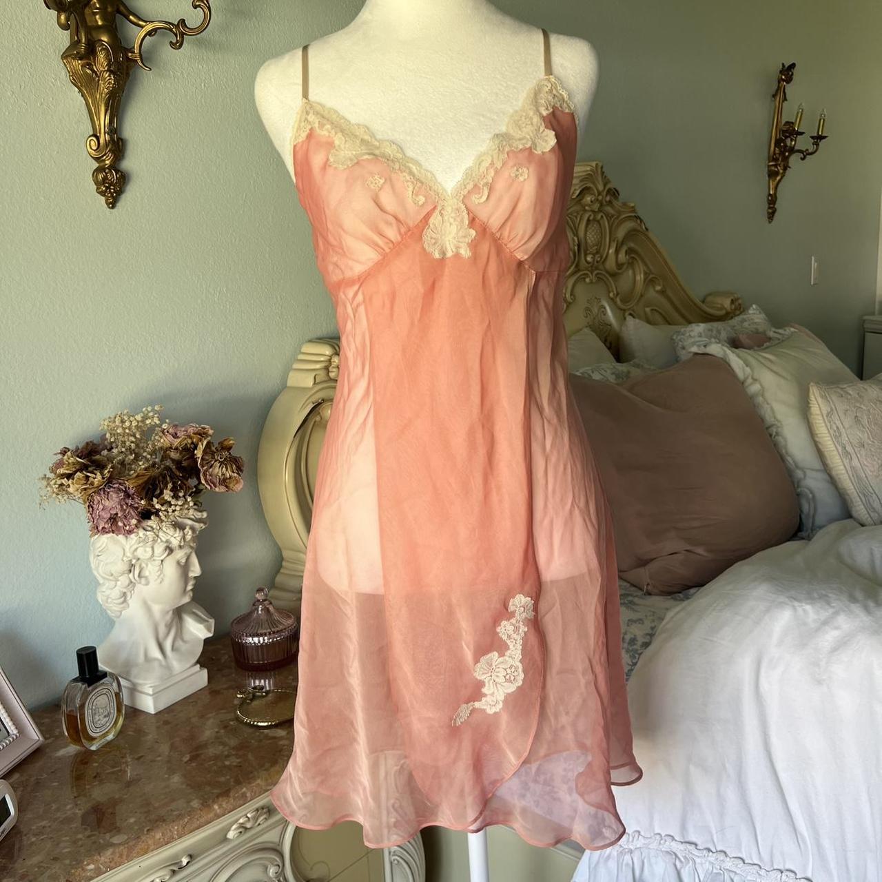 item listed by vintagevalleygirl
