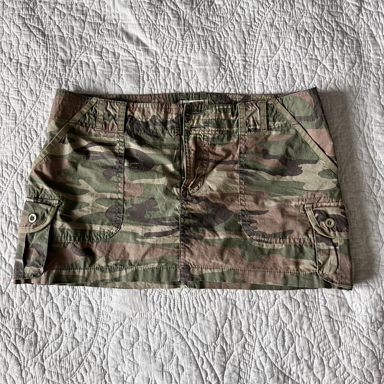Camo mini skirt from Urban Outfitters -worn once -so... - Depop