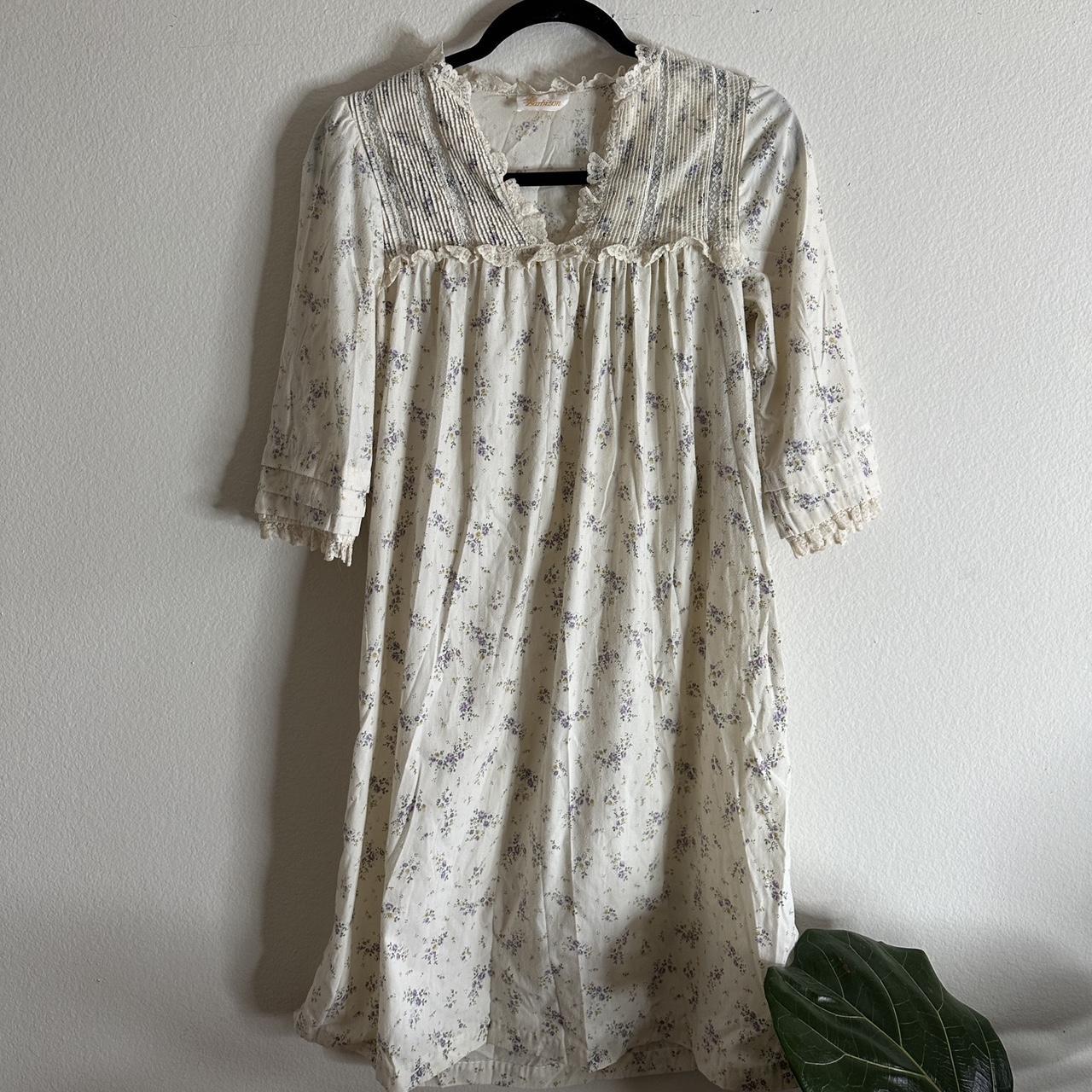 the cutest vintage nightgown ⭐️ Size S / M Message... - Depop