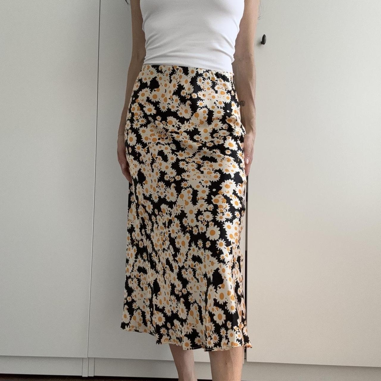 Daisy silk midi skirt hotsell