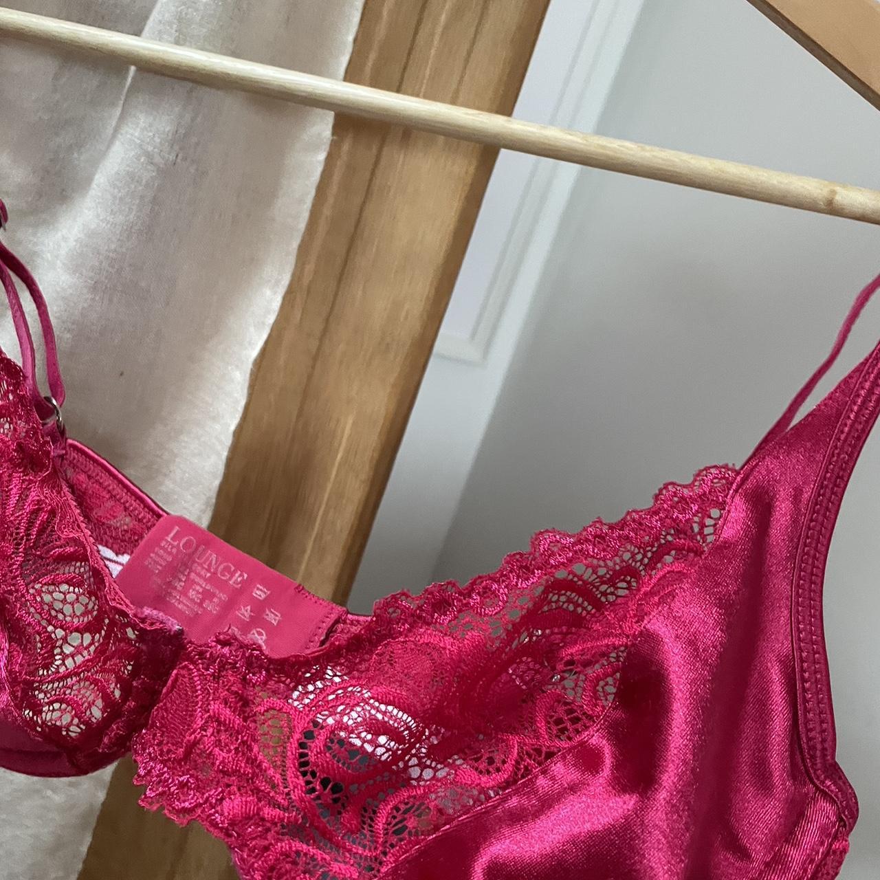 Red satin and lace bra set, Lounge underwear