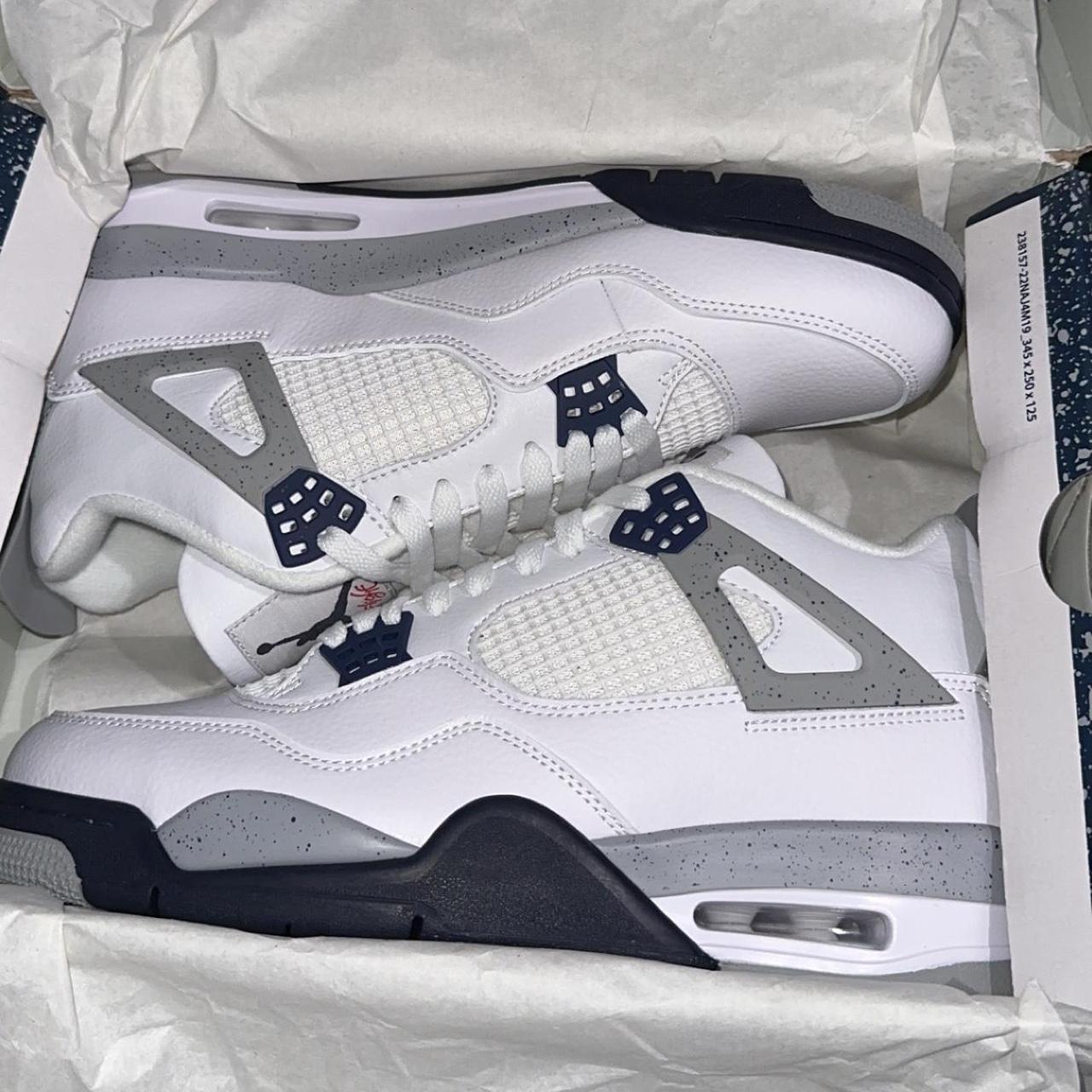 midnight blue jordan 4