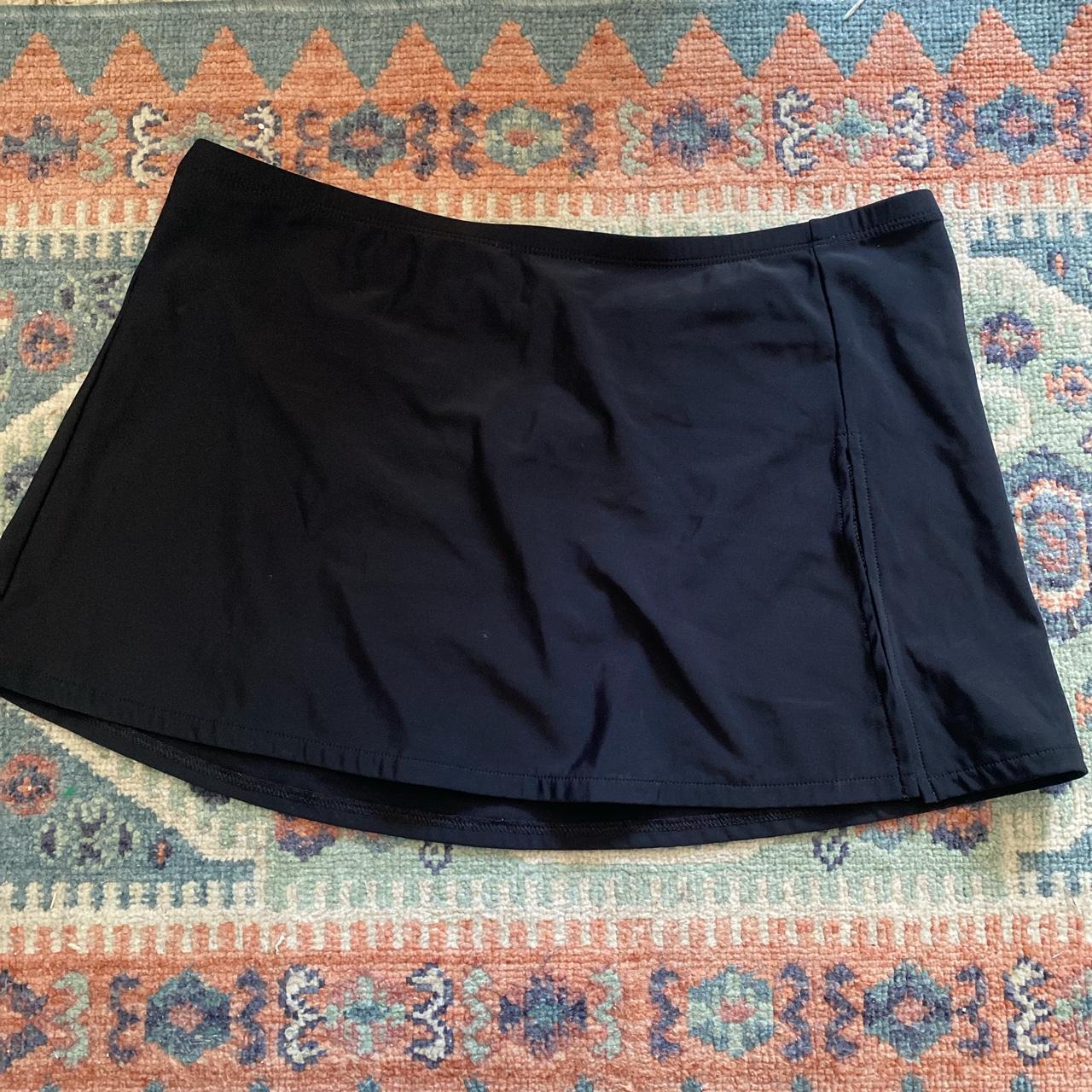 calvin klein mini skirt size medium but can also fit... - Depop