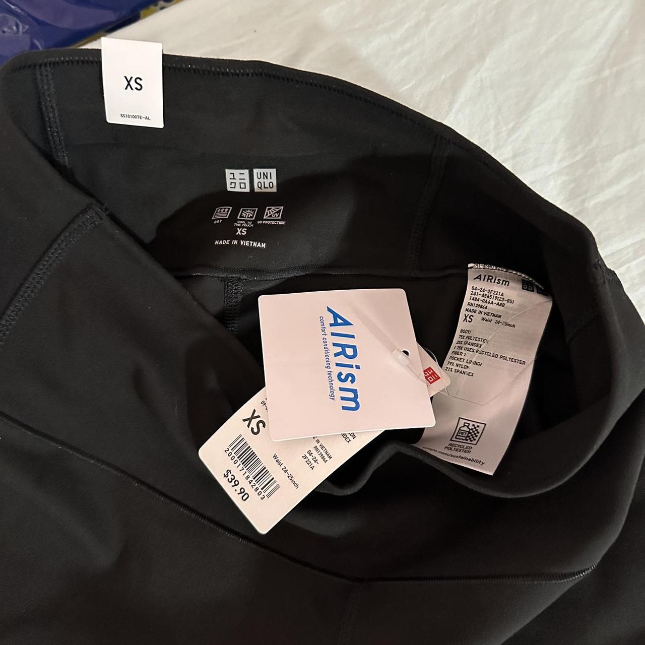 UNIQLO Women's Black Leggings Depop