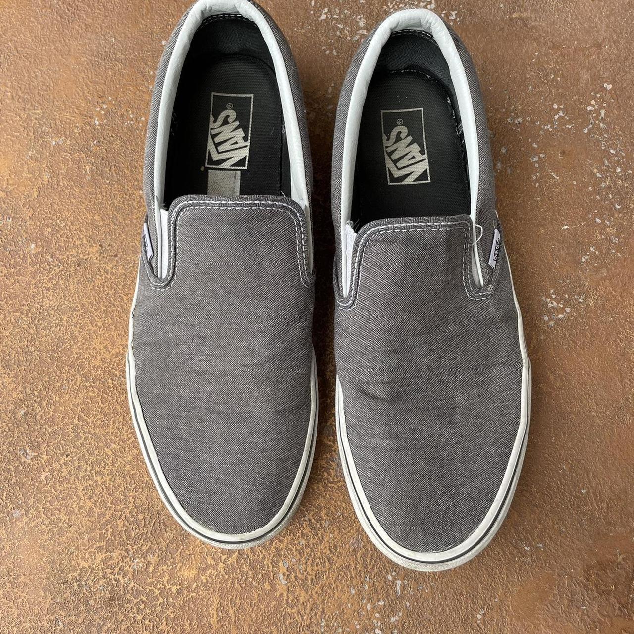 Vans slip hot sale ons charcoal