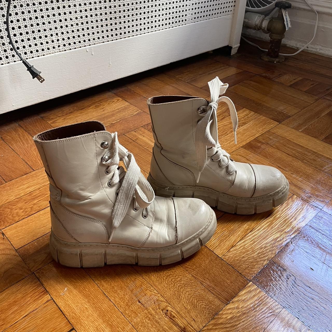 item listed by diannnaaa