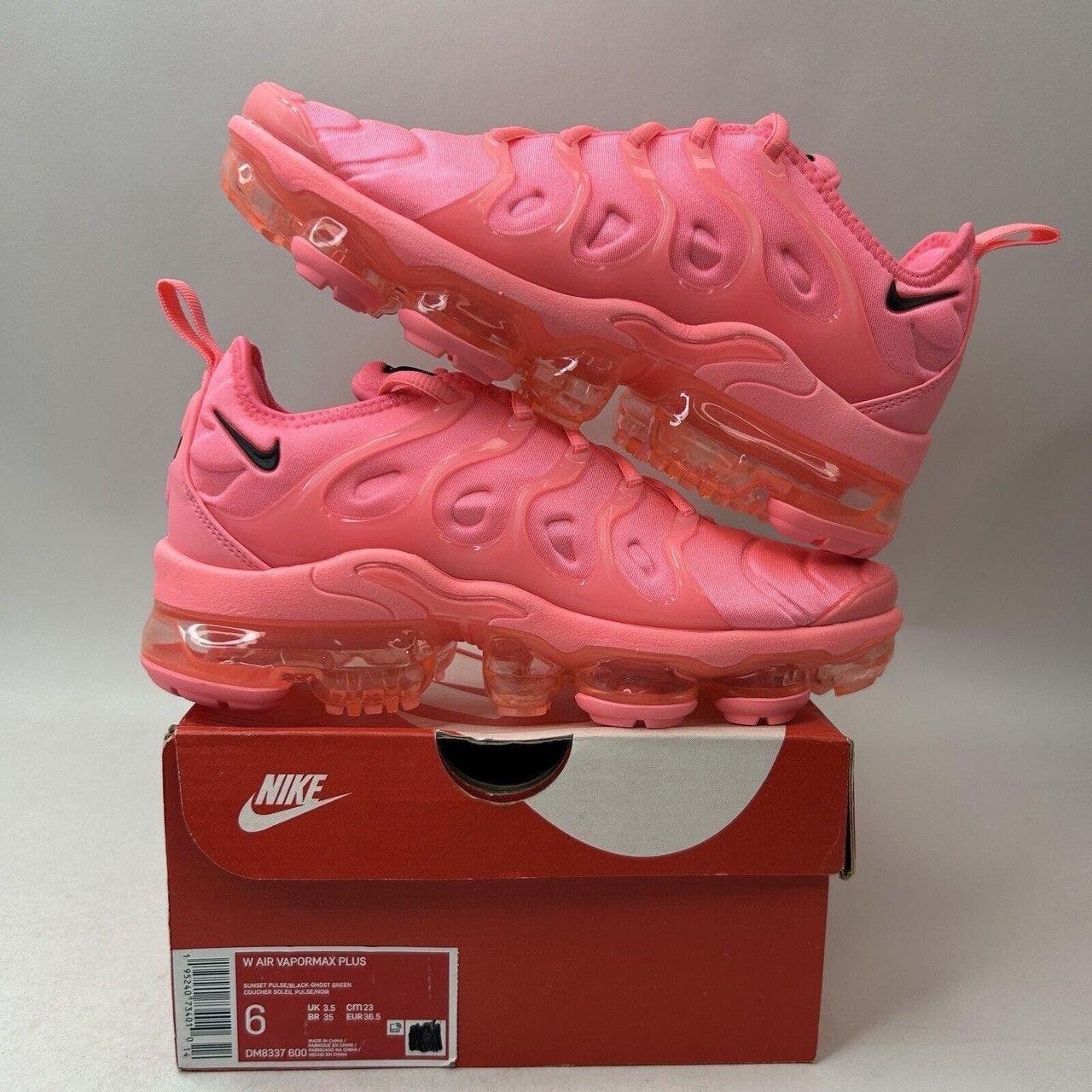 Pink vapormax plus online