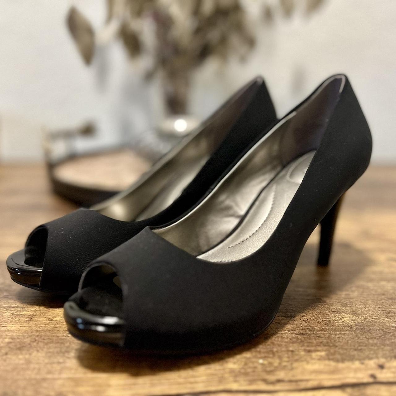 bandolino black heels
