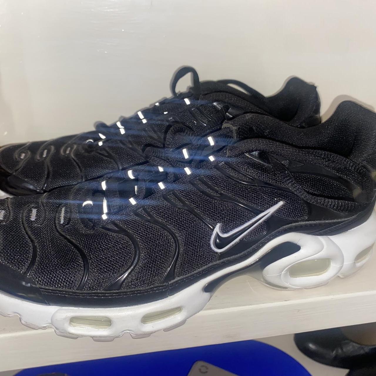 tns in black