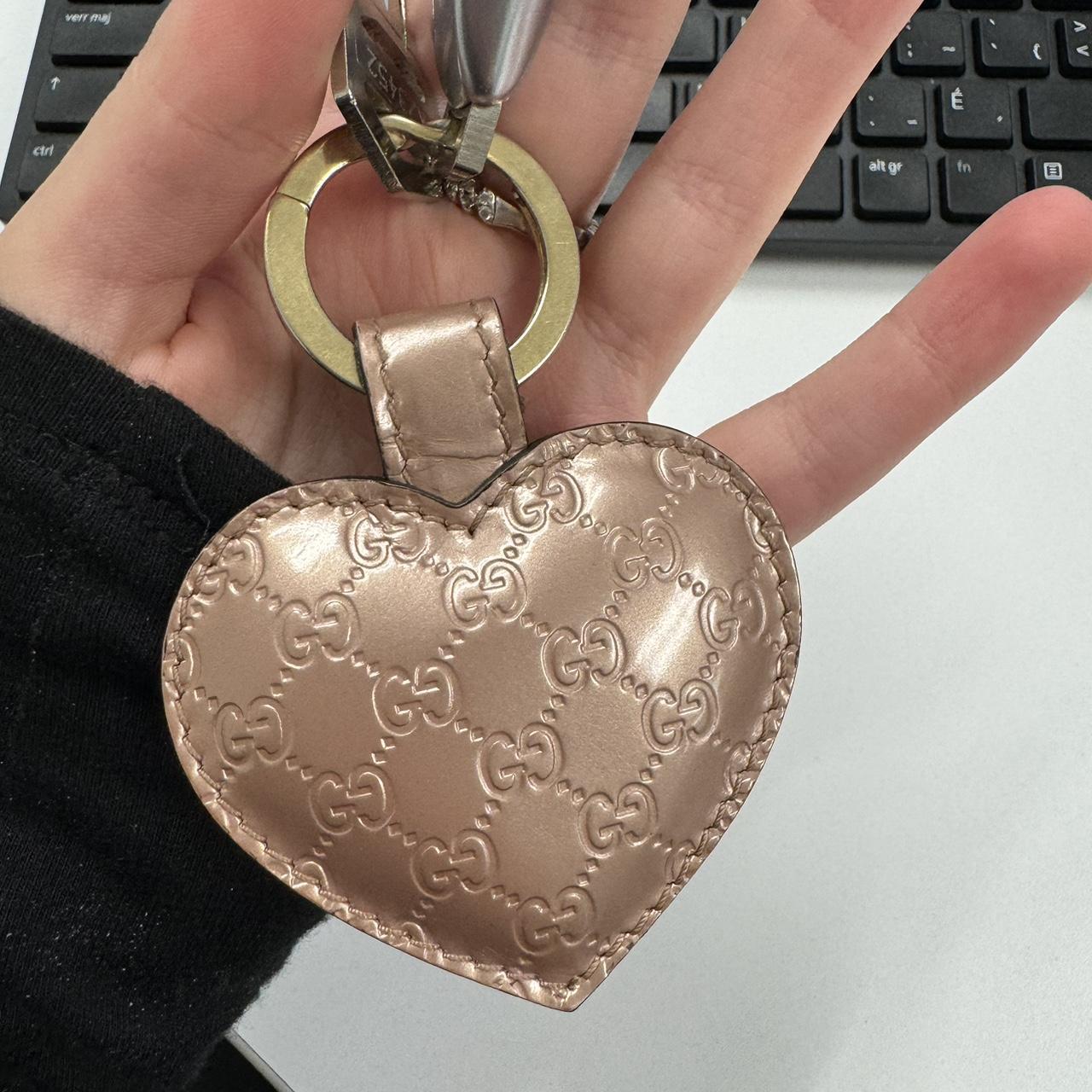 Gucci shops Heart Keychain accessory