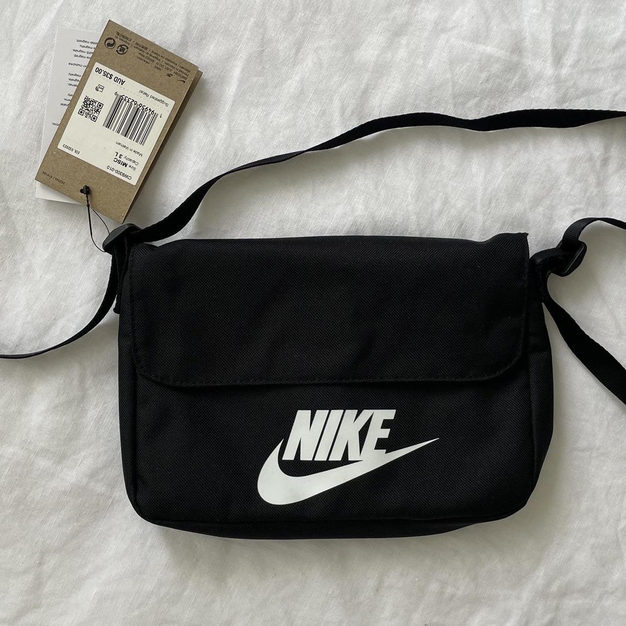 bumbag nike