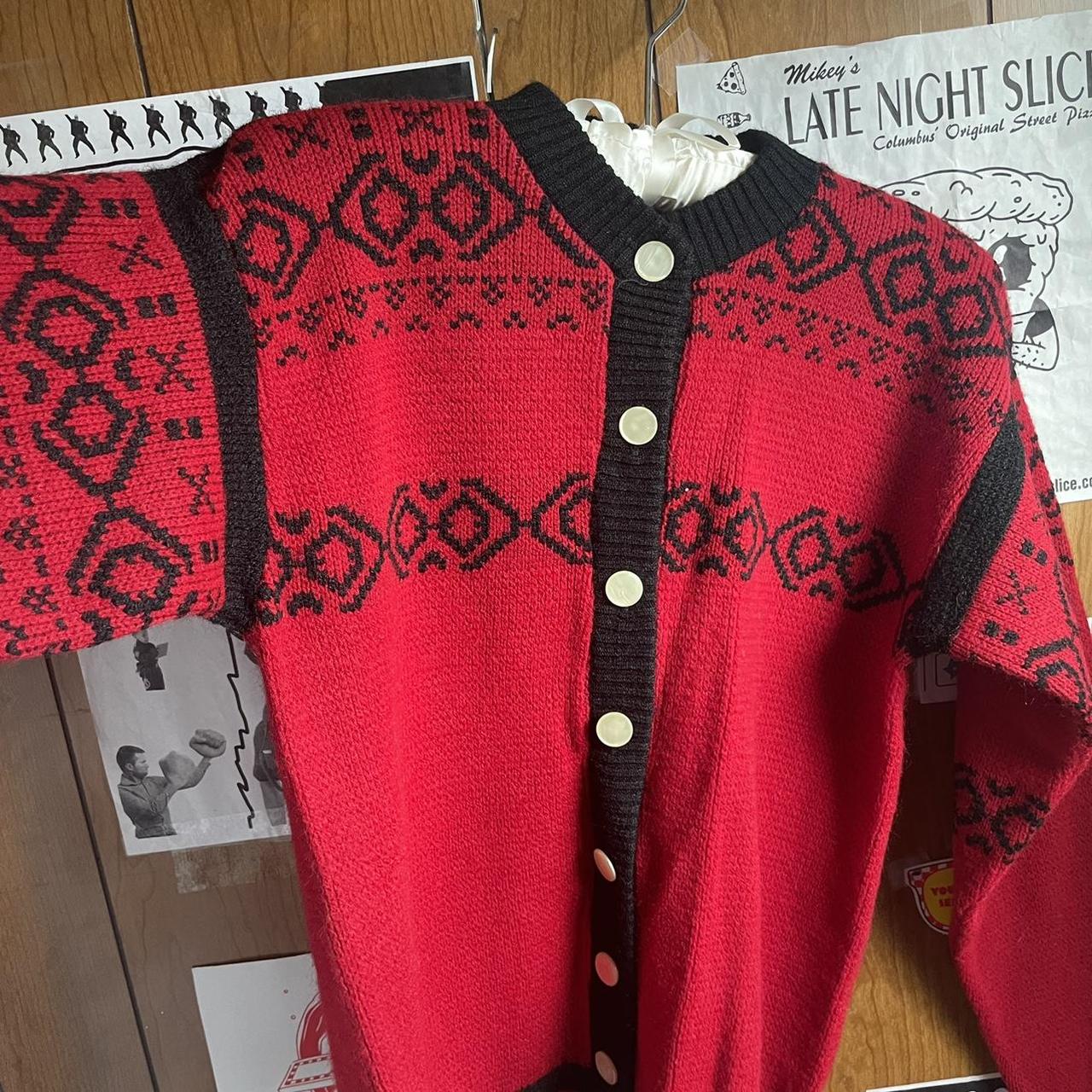 Women's Black and Red Jumper | Depop