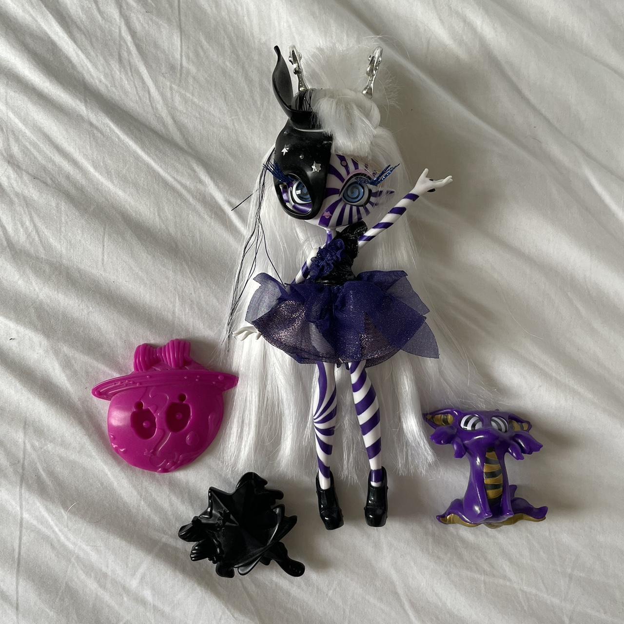 Novi stars Mimi merize MGA entertainment She's in | Depop