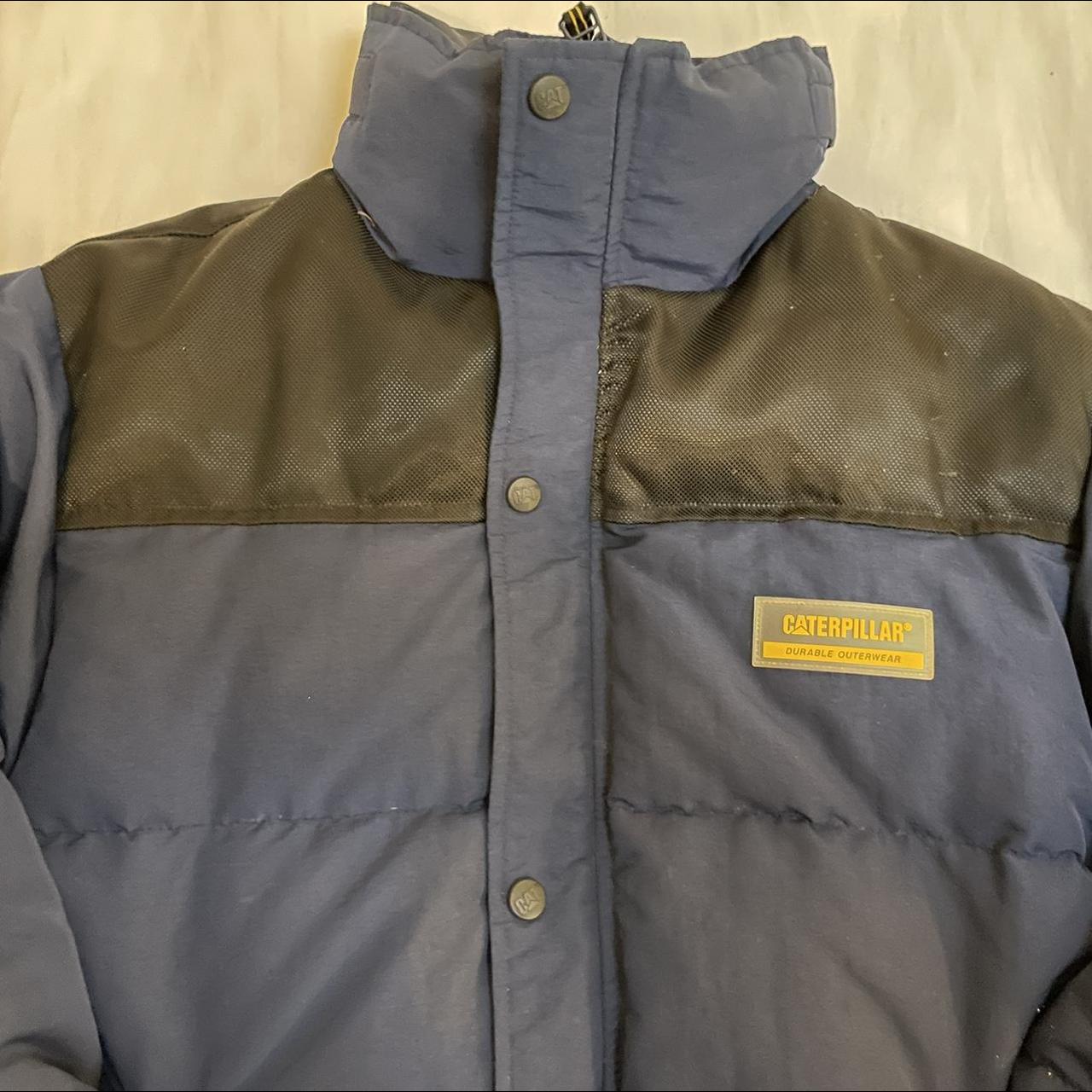 Caterpillar winter workwear puffer jacket in Medium... - Depop