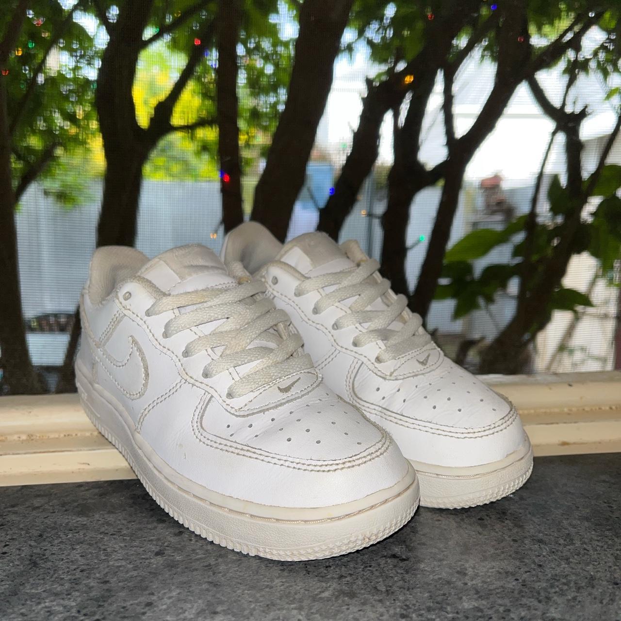 nike white trainers