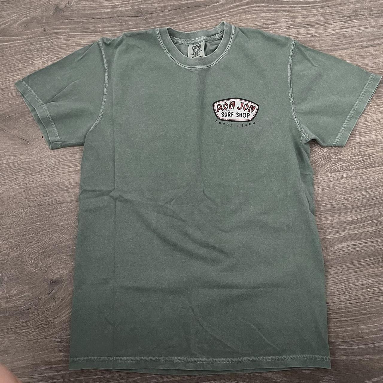 Roxy Men's Green T-shirt | Depop