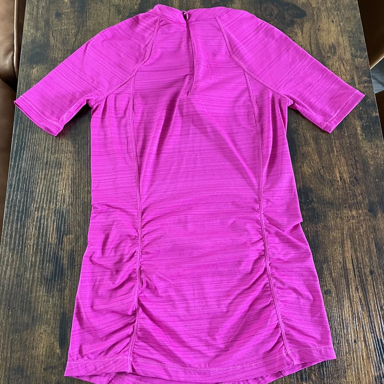 Athleta Women's Tshirt Depop